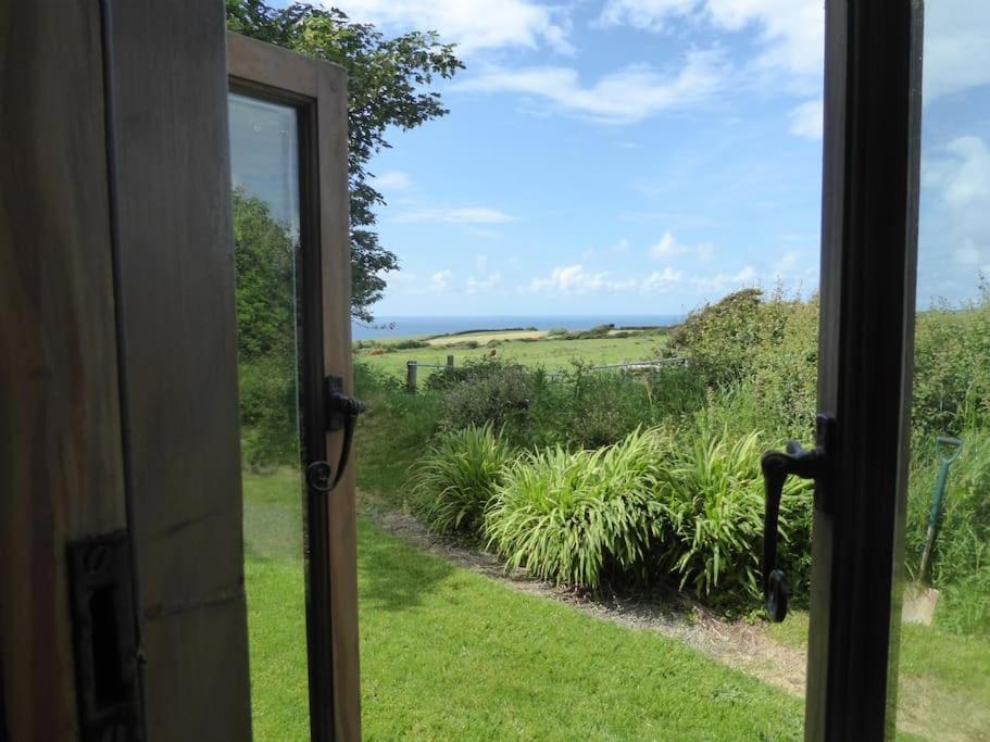 Lower Tresmorn Farmhouse Crackington Haven Exteriör bild