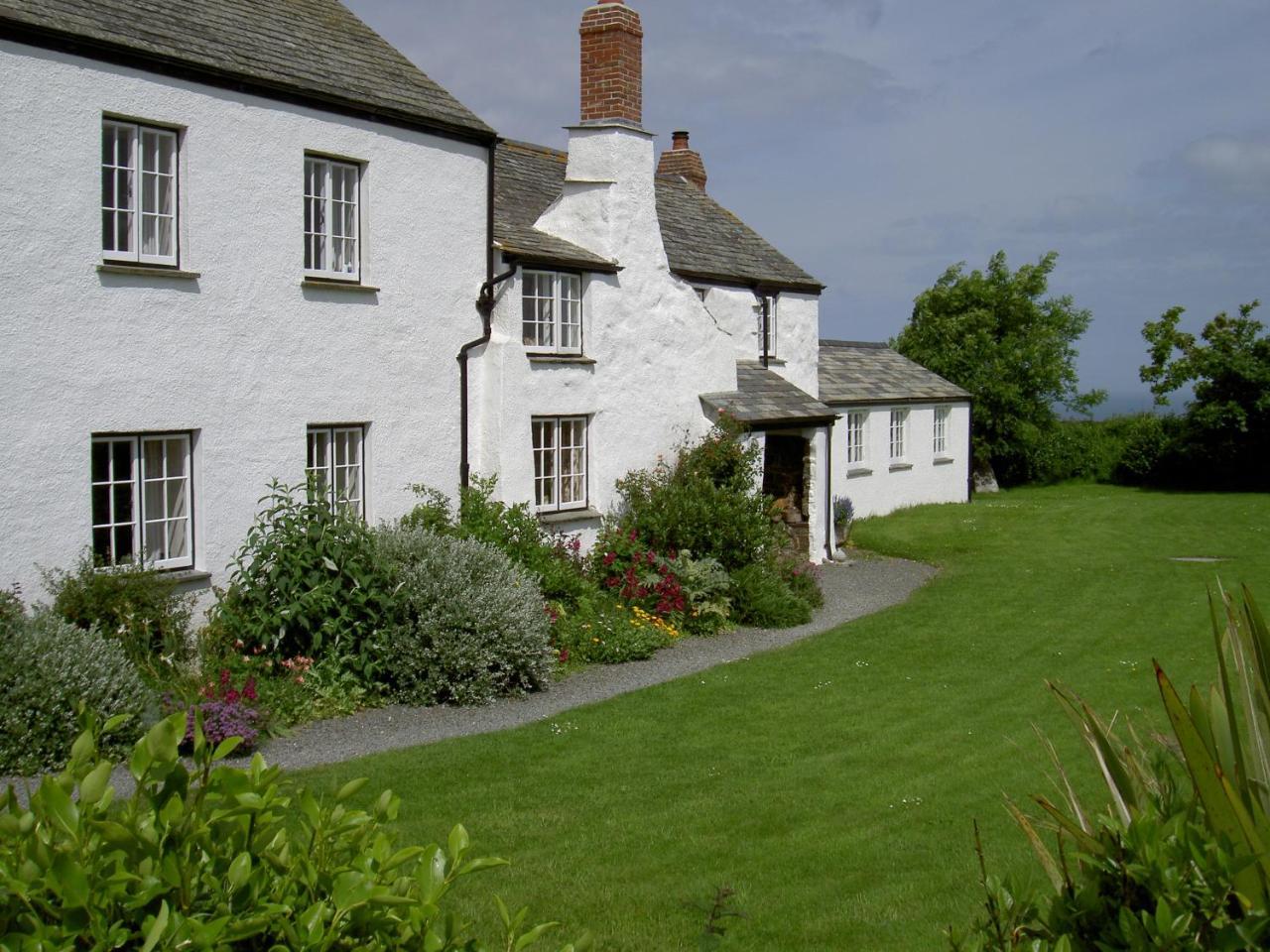 Lower Tresmorn Farmhouse Crackington Haven Exteriör bild